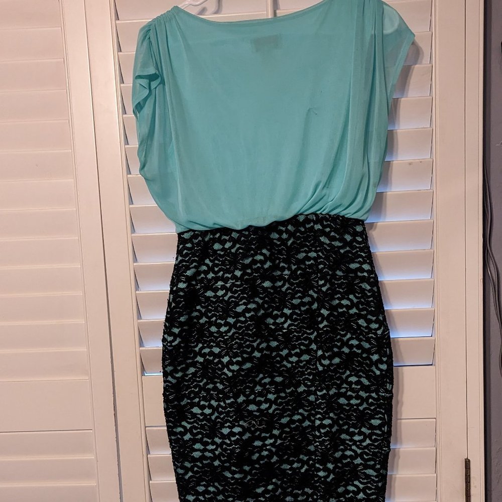 💖HP💖 Teal & Black Lace Bodycon Dress - Picture 4 of 7